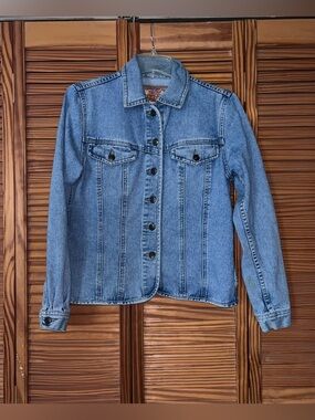 The Territory Ahead Denim Trucker Style Jacket Size Meduim